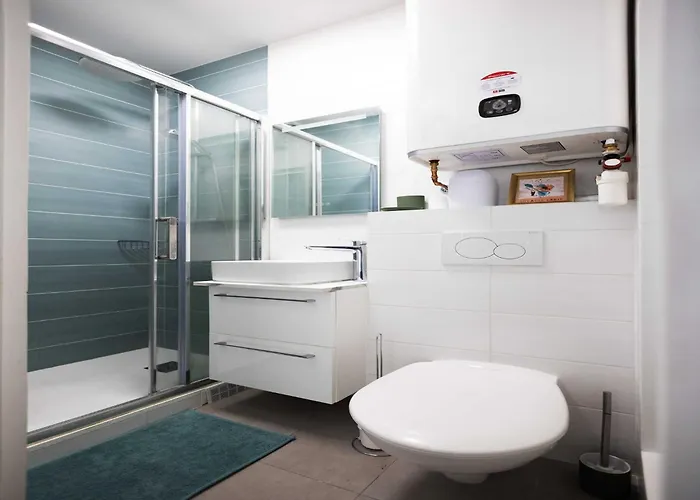 Charming Near Sacre-c Ur - Mobility Lease *